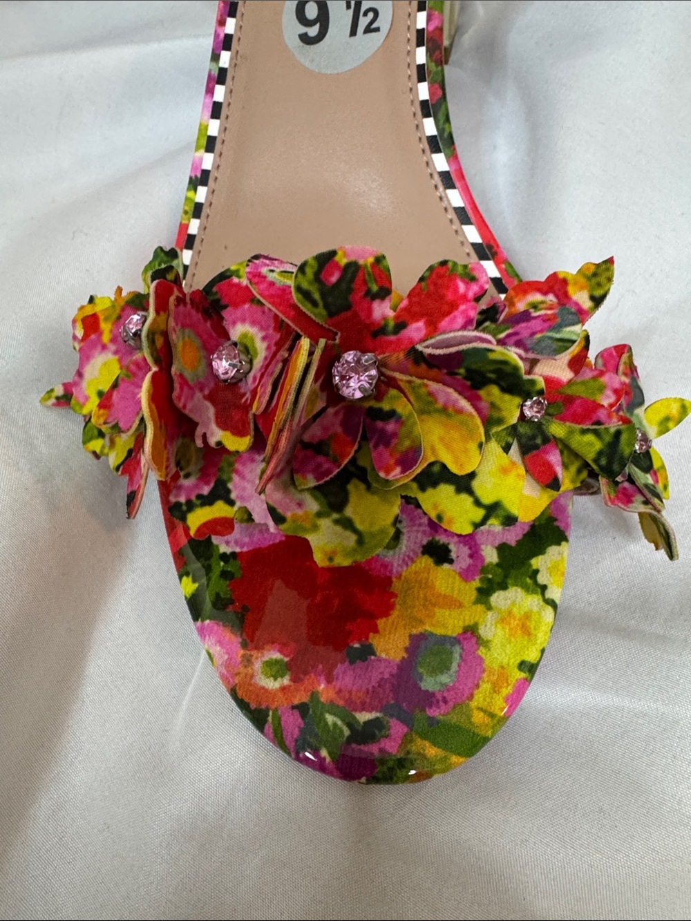 Betsey Johnson Women’s Malcolm Floral Open-Toe Sandals Low Heel Ankle Straps - Picture 5 of 8